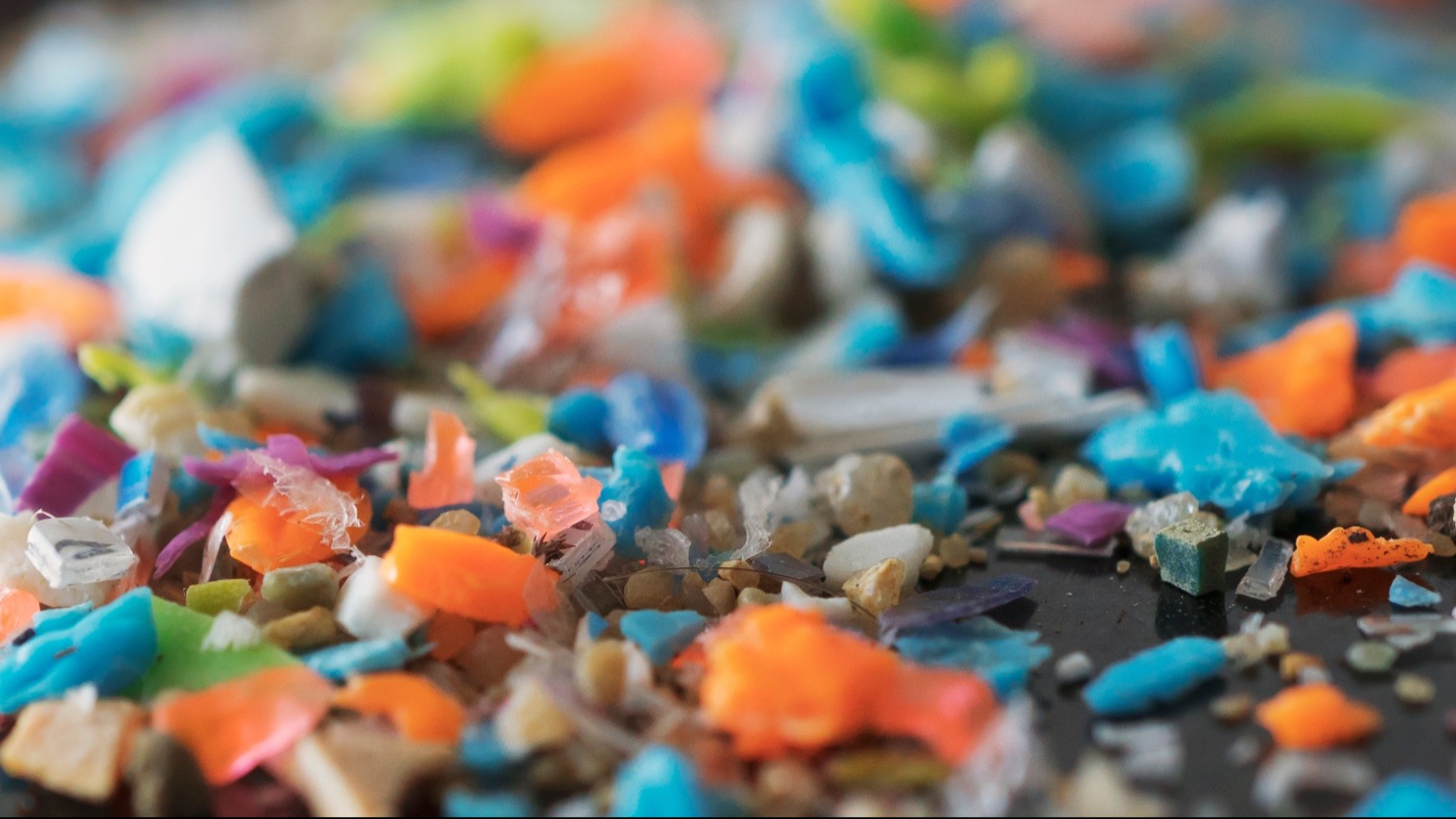 9 astuces pour réduire les microplastiques produits par votre garde-robe